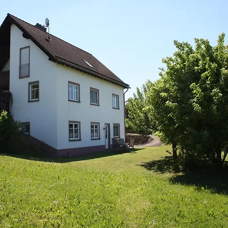 Forest Retreat, Cleaning Included Rommersheim